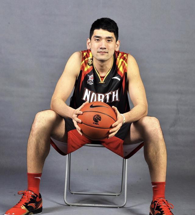 包含风云突变拉齐奥清晨调整名单；德国杯版图或变；质疑声仍在；医务组通报恢复的词条