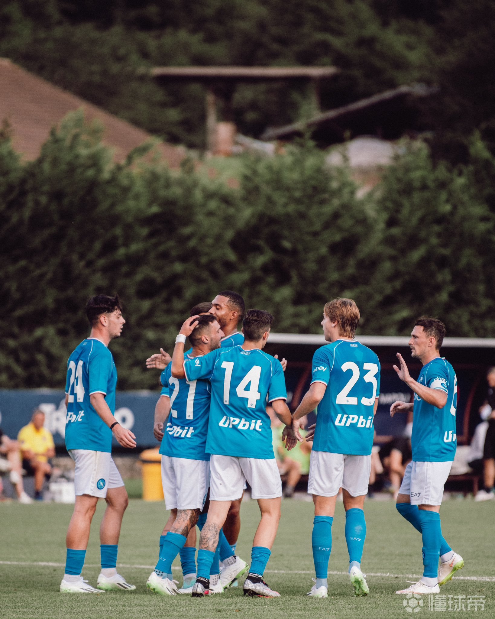 赛后那不勒斯调整名单以备亚冠；绝杀压哨环节打磨；态度坚定；数据趋势出现新变化的简单介绍