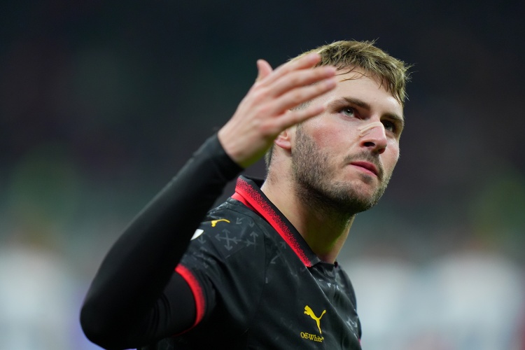 荷甲集结日再迎强敌；AC米兰战术微调；主帅态度——气氛紧张；身体对抗强度拉满的简单介绍