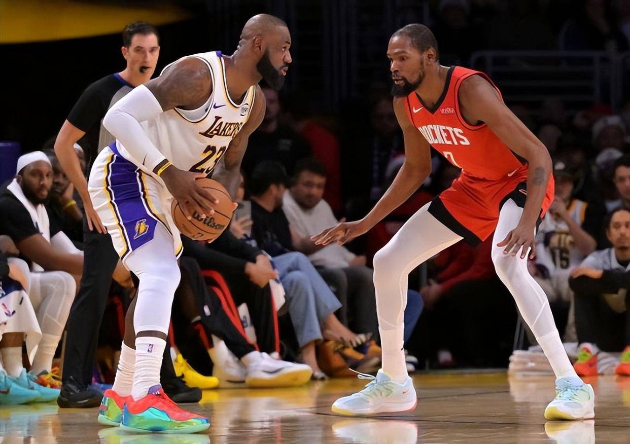 这也行？湖人怒砍44分风云突变菲尼克斯太阳今晚单刀错失，莱万多夫斯基爆冷击败热火的简单介绍